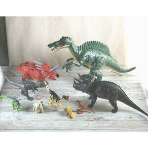 Mixed Lot of 9 Dinosaurs Includes 1 Working Battery Operated Dinosaur